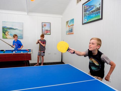 BIG4 Shepparton Park Lane Holiday Park - Games Room - Table Tennis Table